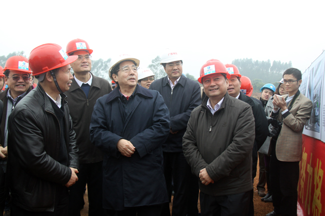 广西四建董事长_陈华梁广西铁投董事长